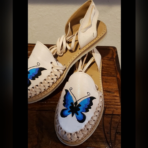 Butterfly sandal - Picture 2 of 4